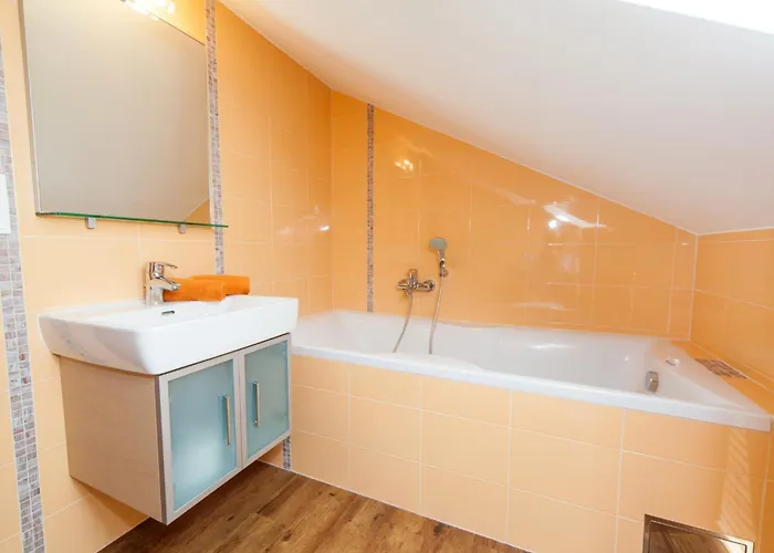 Maslina V,vm Daire Crikvenica